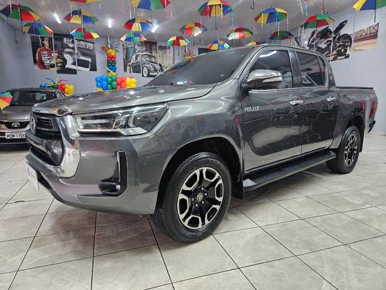 TOYOTA HILUX 2.8 SRX 4X4 CD 16V DIESEL 4P AUTOMÁTICO TOYOTA HILUX 2.8 SRX 4X4 CD 16V DIESEL 4P AUTOMÁTICO